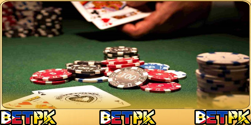 Adapting to table dynamics is one of the most effective live poker strategies promoted at BETPK.